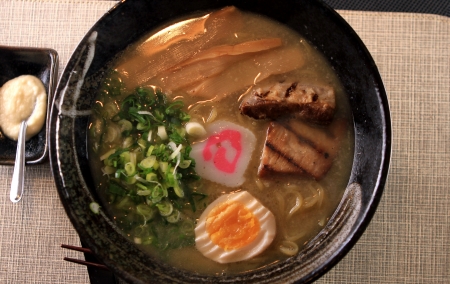 LAMEN TONKOTSU